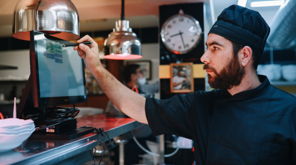 Utilizing Kitchen Display System (KDS) in Restaurants